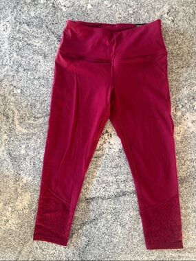 Women's Burgundy VS Knockout Capri Leggings with Decorative Lower Panel
